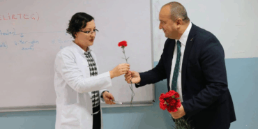 ÇINARCIK BELEDİYE BAŞKANI AVNİ KURT’TAN 24 KASIM ÖĞRETMENLER GÜNÜ MESAJI