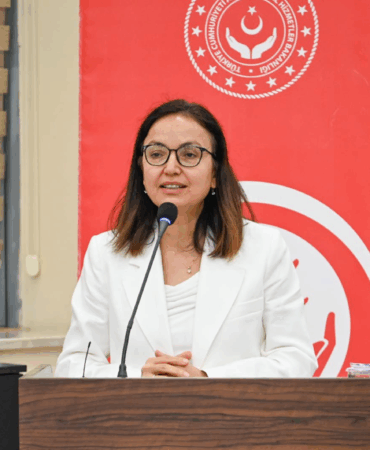 2025 Aile Yılı’nda Koruyucu Ailelere Vurgu: “Gönül Elçileri ile Koruyucu Aile Farkındalık Toplantısı” Yalova’da Gerçekleştirildi