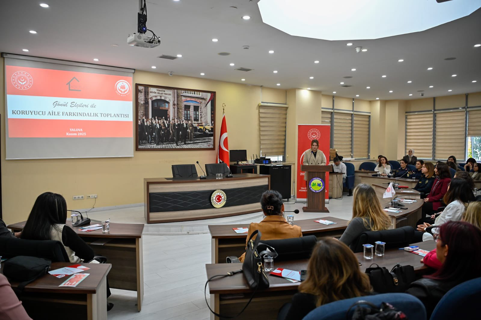 2025 Aile Yılı’nda Koruyucu Ailelere Vurgu: “Gönül Elçileri ile Koruyucu Aile Farkındalık Toplantısı” Yalova’da Gerçekleştirildi