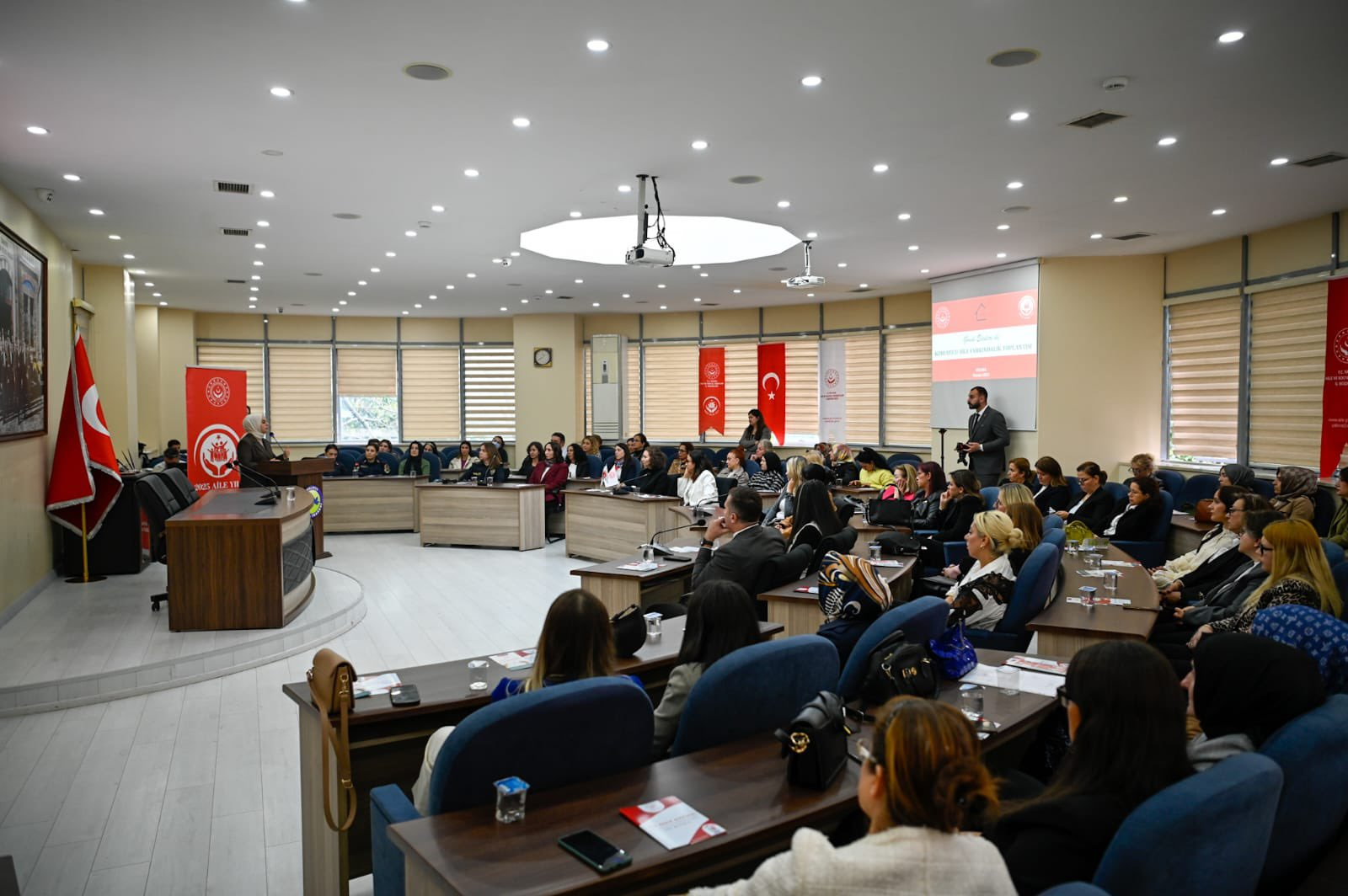 2025 Aile Yılı’nda Koruyucu Ailelere Vurgu: “Gönül Elçileri ile Koruyucu Aile Farkındalık Toplantısı” Yalova’da Gerçekleştirildi