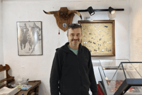 Güneyköy’de Boynuz ve Gümüş Sanatının Yeni Adresi: Sultan Mehmet Yaman Ustalık Mirasını Dükkân Açılışıyla Taçlandırıyor