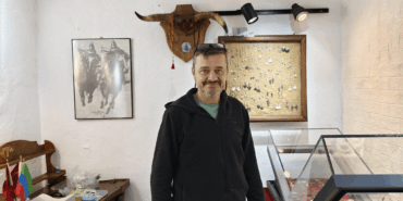 Güneyköy’de Boynuz ve Gümüş Sanatının Yeni Adresi: Sultan Mehmet Yaman Ustalık Mirasını Dükkân Açılışıyla Taçlandırıyor