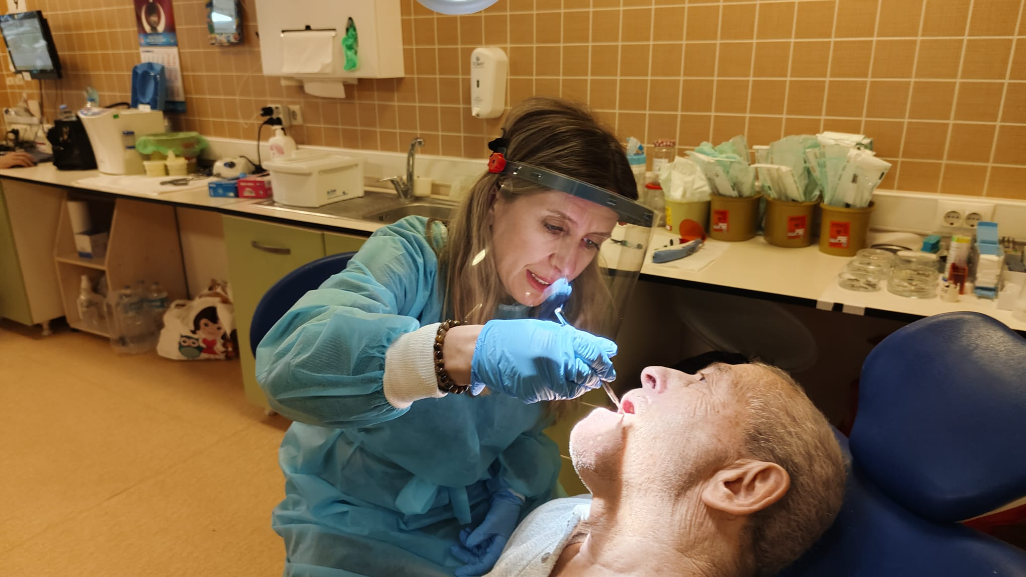 Yalova’nın Tecrübeli Diş Hekimi Nedime Gop, 14 Yıllık Hizmeti ve Güven Veren Yaklaşımıyla Takdir Topluyor 5 Yalova’nın Tecrübeli Diş Hekimi Nedime Gop, 14 Yıllık Hizmeti ve Güven Veren Yaklaşımıyla Takdir Topluyor