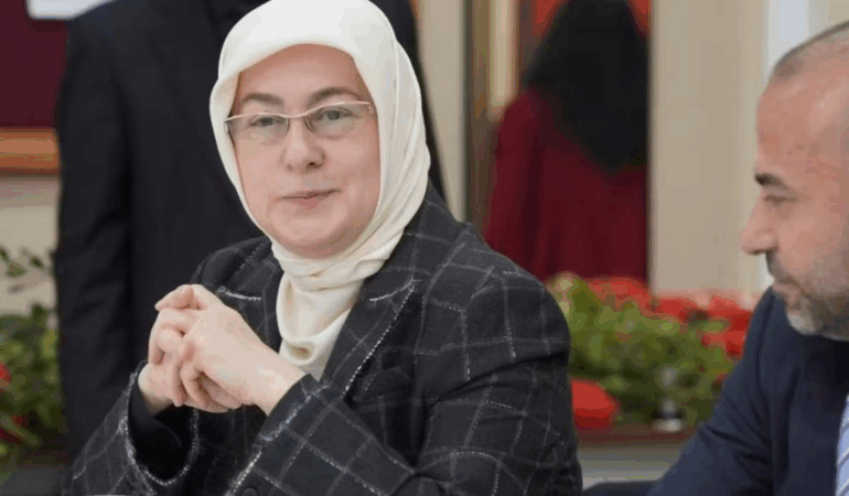 YALOVA’DA 24 KASIM ÖĞRETMENLER GÜNÜ ZİYARETLERİ: AK PARTİ HEYETİNDEN ANLAMLI BULUŞMALAR