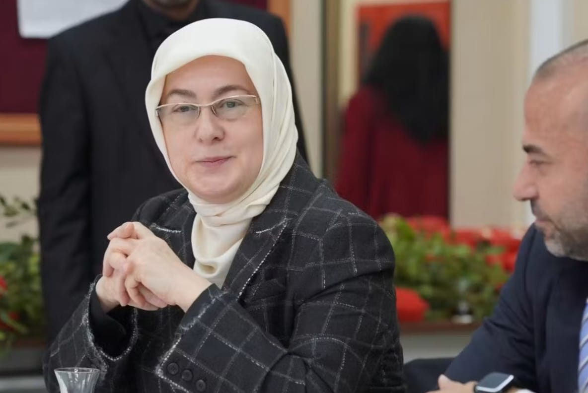 YALOVA’DA 24 KASIM ÖĞRETMENLER GÜNÜ ZİYARETLERİ: AK PARTİ HEYETİNDEN ANLAMLI BULUŞMALAR