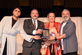 GÜLDÜREN CAZİBE YALOVA’DA KAHKAHA DOLU BİR GECE YAŞATTI