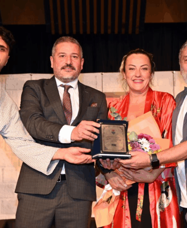 GÜLDÜREN CAZİBE YALOVA’DA KAHKAHA DOLU BİR GECE YAŞATTI