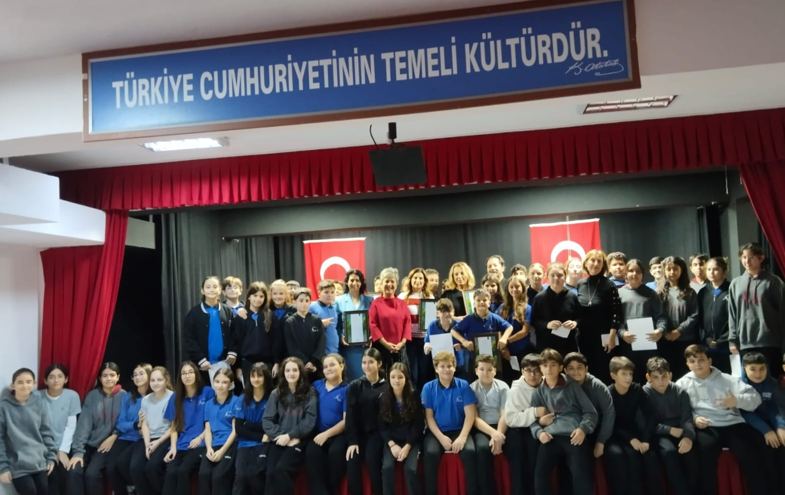 TEMA Vakfı Yalova İl Temsilcisi ve Eğitim Gönüllüleri, 75. Yıl Mehmet Akif Ersoy Ortaokulu’nda Etkinlik Düzenledi 6 TEMA Vakfı Yalova İl Temsilcisi ve Eğitim Gönüllüleri, 75. Yıl Mehmet Akif Ersoy Ortaokulu’nda Etkinlik Düzenledi