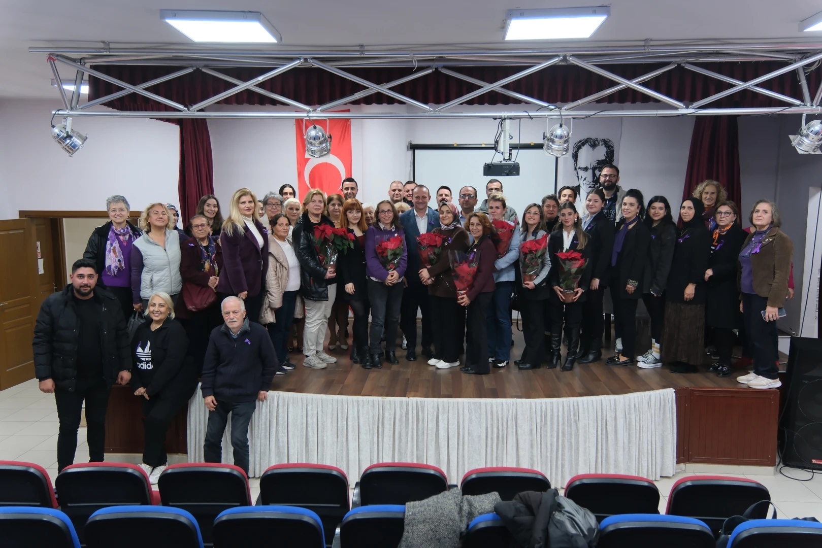 ÇİFTLİKKÖY, ‘KADINA YÖNELİK ŞİDDETE HAYIR’ DEDİ