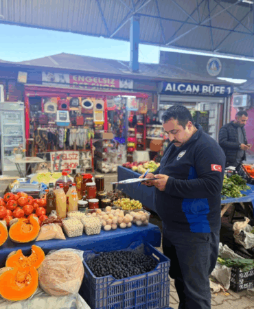 ÇİFTLİKKÖY’DE ZABITA, PAZARYERİ DENETİMLERİNİ SÜRDÜRÜYOR