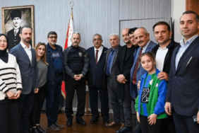 YALOVA RİZELİLER DERNEĞİ YENİ YÖNETİMİNDEN EMNİYET MÜDÜRÜNE NEZAKET ZİYARETİ