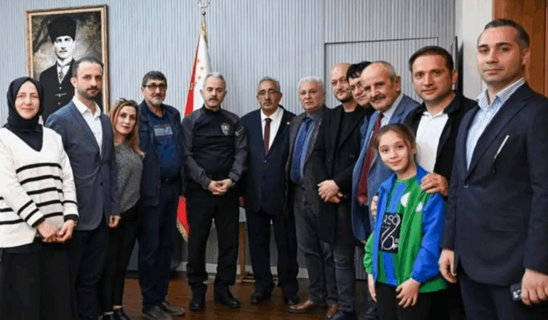 YALOVA RİZELİLER DERNEĞİ YENİ YÖNETİMİNDEN EMNİYET MÜDÜRÜNE NEZAKET ZİYARETİ