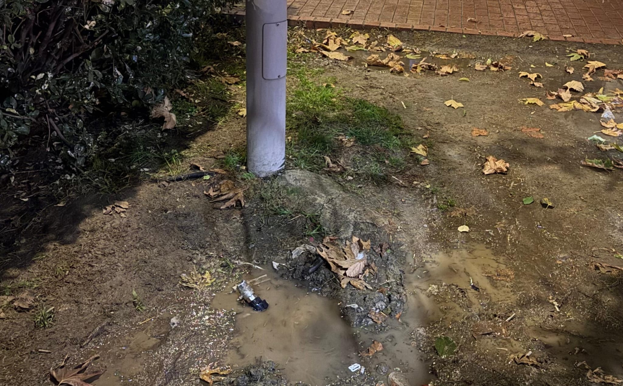 CEVDET AYDIN PARKI’NDAKİ SU ARIZASINA BELEDİYEDEN JET MÜDAHALE