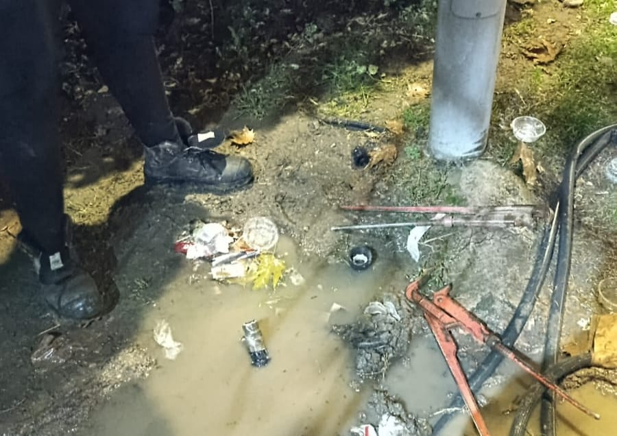 CEVDET AYDIN PARKI’NDAKİ SU ARIZASINA BELEDİYEDEN JET MÜDAHALE