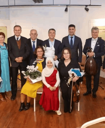 YALOVA’DA “ŞİİR AKŞAMI” BÜYÜLEDİ Başkan Yardımcısı Mesut Tutuğ Etkinliğe Katıldı