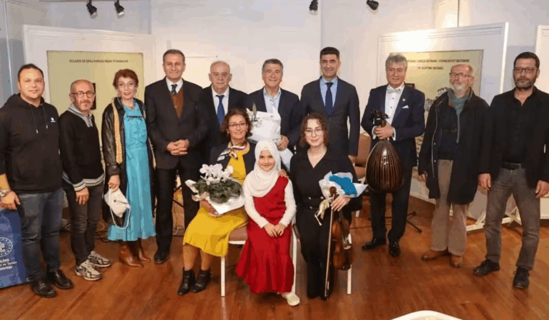 YALOVA’DA “ŞİİR AKŞAMI” BÜYÜLEDİ Başkan Yardımcısı Mesut Tutuğ Etkinliğe Katıldı