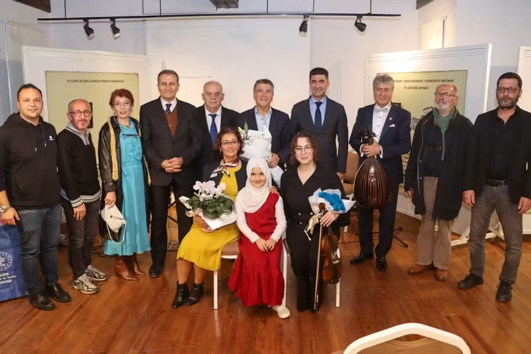 YALOVA’DA “ŞİİR AKŞAMI” BÜYÜLEDİ Başkan Yardımcısı Mesut Tutuğ Etkinliğe Katıldı