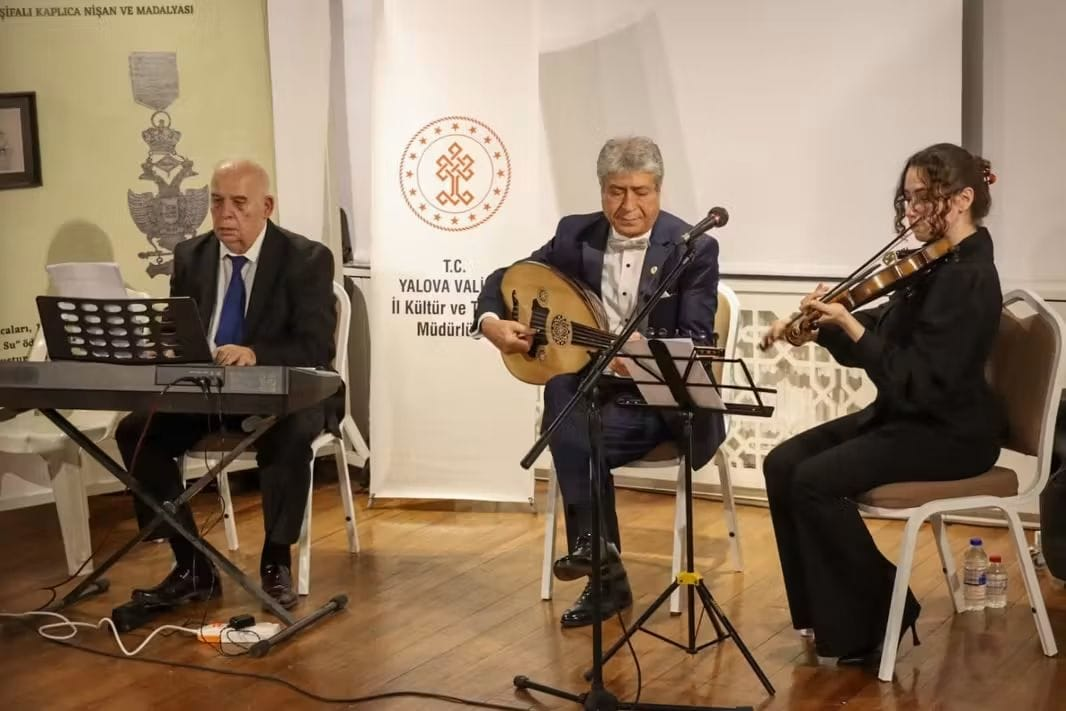 YALOVA’DA “ŞİİR AKŞAMI” BÜYÜLEDİ Başkan Yardımcısı Mesut Tutuğ Etkinliğe Katıldı