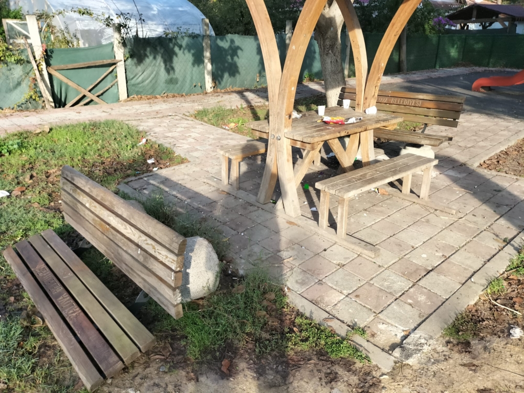 VANDALLAR İŞ BAŞINDA