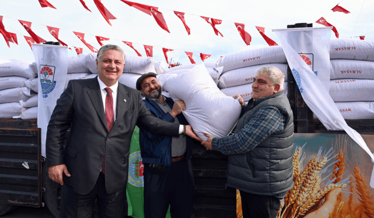 YALOVA BELEDİYESİ’NDEN ÜRETİCİYE 14 TON SERTİFİKALI BUĞDAY TOHUMU DESTEĞİ
