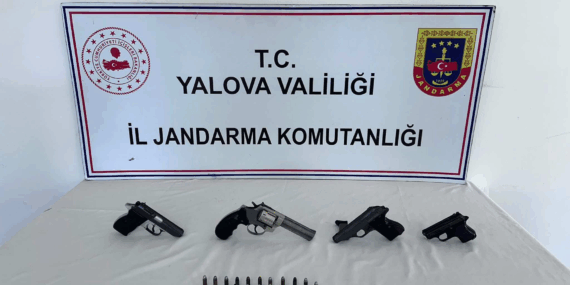 Yalova’da Jandarma’dan Kaçak Silah Operasyonu: Ruhsatsız Silahlar Ele Geçirildi