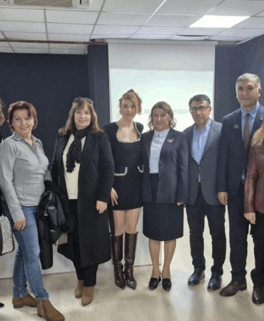 Psikolog Beyza Gökoğlu’ndan Kadın ve Çocuk Hakları Semineri: “Görünmeyen Yüklerimizi Fark Edelim”