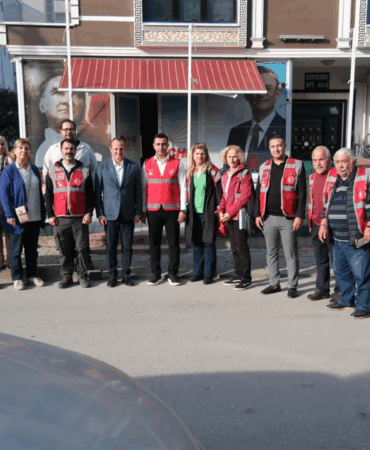 BAŞKAN YELE, SAHİL MAHALLESİ’NDE VATANDAŞLARLA BULUŞTU