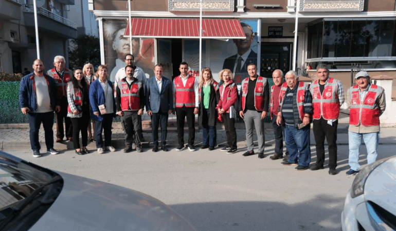 BAŞKAN YELE, SAHİL MAHALLESİ’NDE VATANDAŞLARLA BULUŞTU