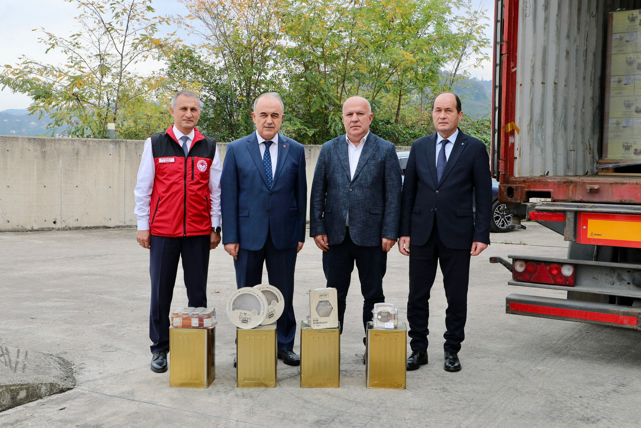 ORDU’DAN İNGİLTERE’YE 8 TON 827 KİLOLUK BAL İHRACATI