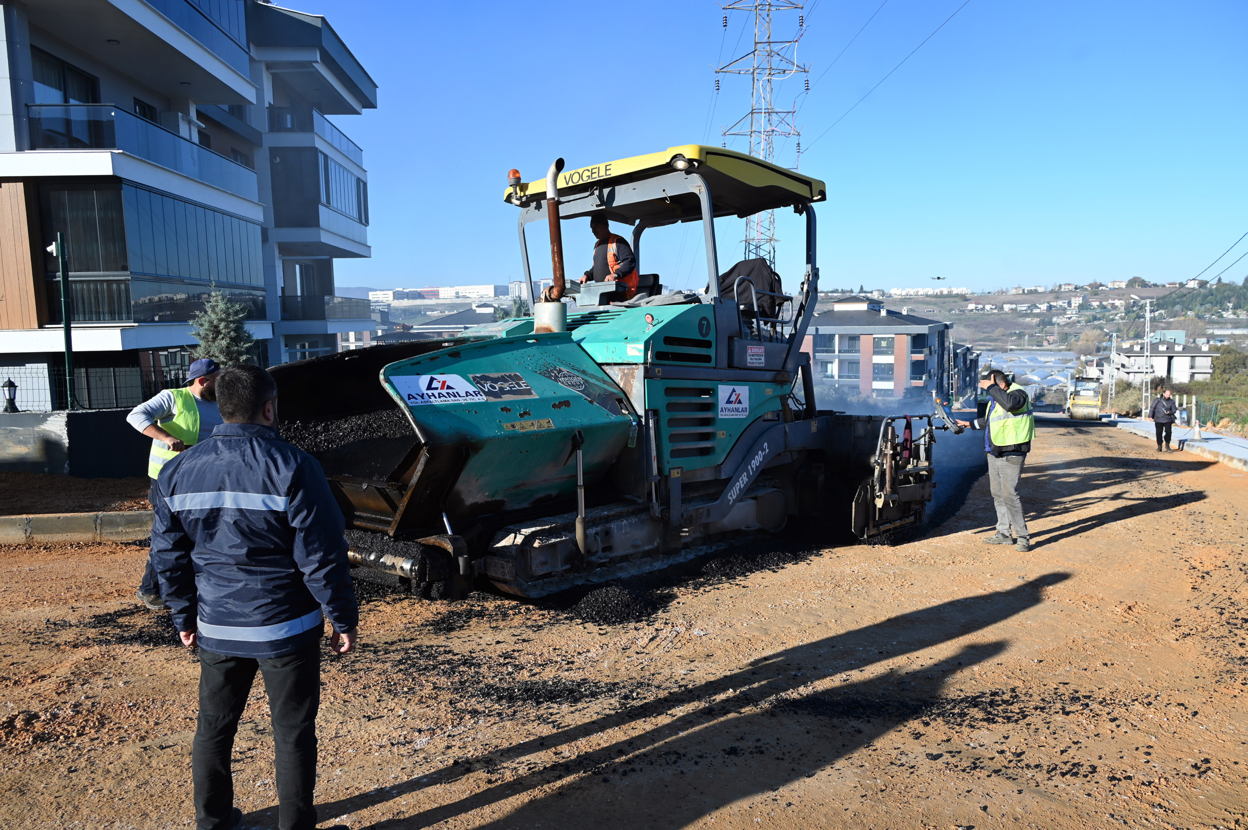 MUSTAFAKEMALPAŞA MAHALLESİ’NDE ASFALT VE TRETUVAR ÇALIŞMALARI SÜRÜYOR 4 MUSTAFAKEMALPAŞA MAHALLESİ’NDE ASFALT VE TRETUVAR ÇALIŞMALARI SÜRÜYOR