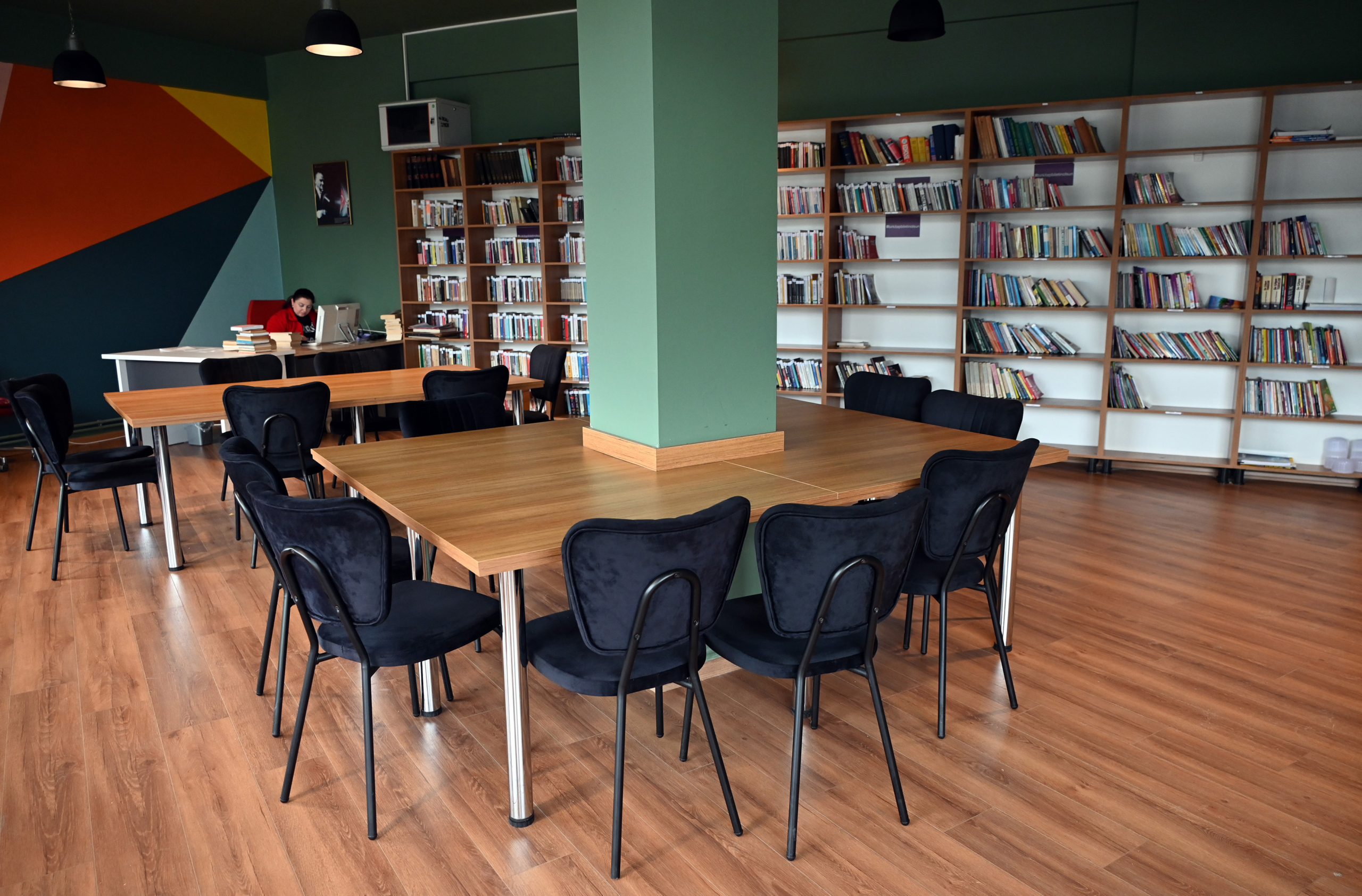 YALOVA BELEDİYESİ KENT KÜTÜPHANESİ  GENÇLERİN YENİ BULUŞMA NOKTASI