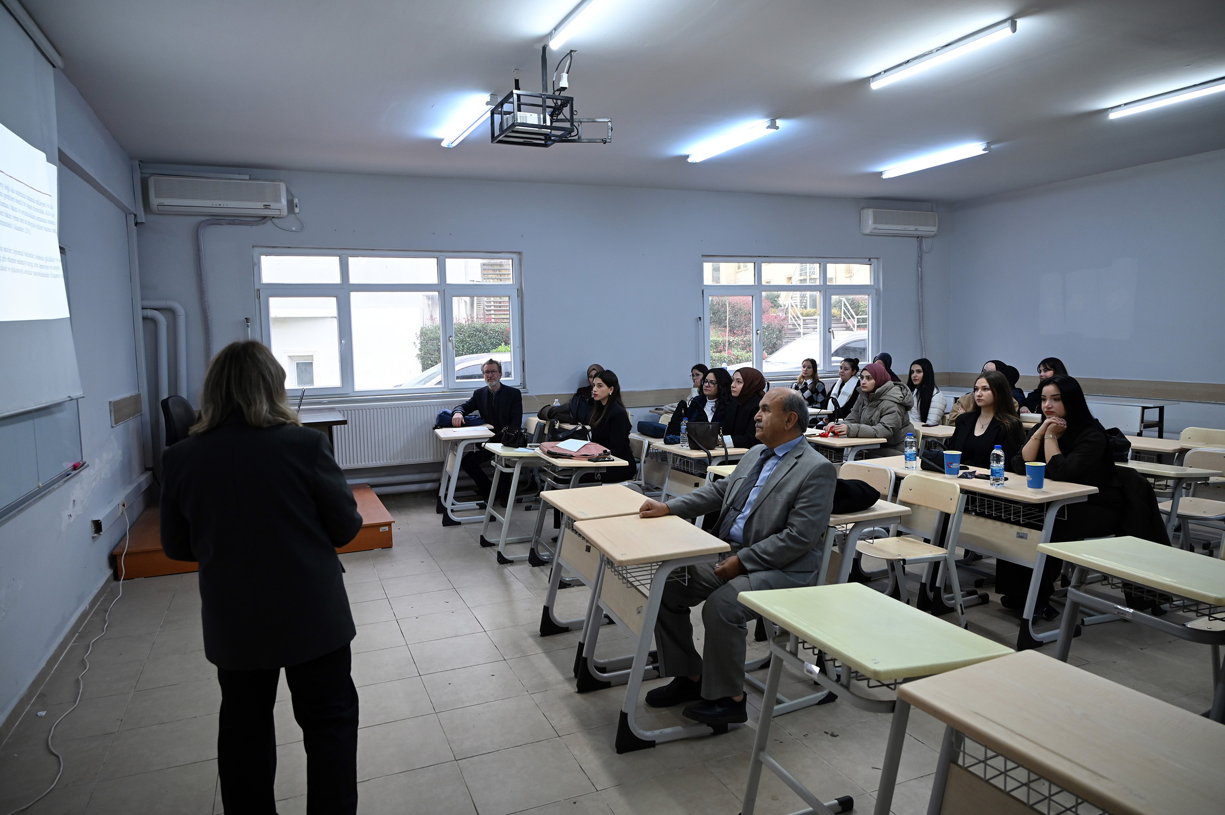 YALOVA BELEDİYESİ’NDEN ÖĞRENCİLERİN BİLİM ŞENLİĞİNE SICAK DESTEK