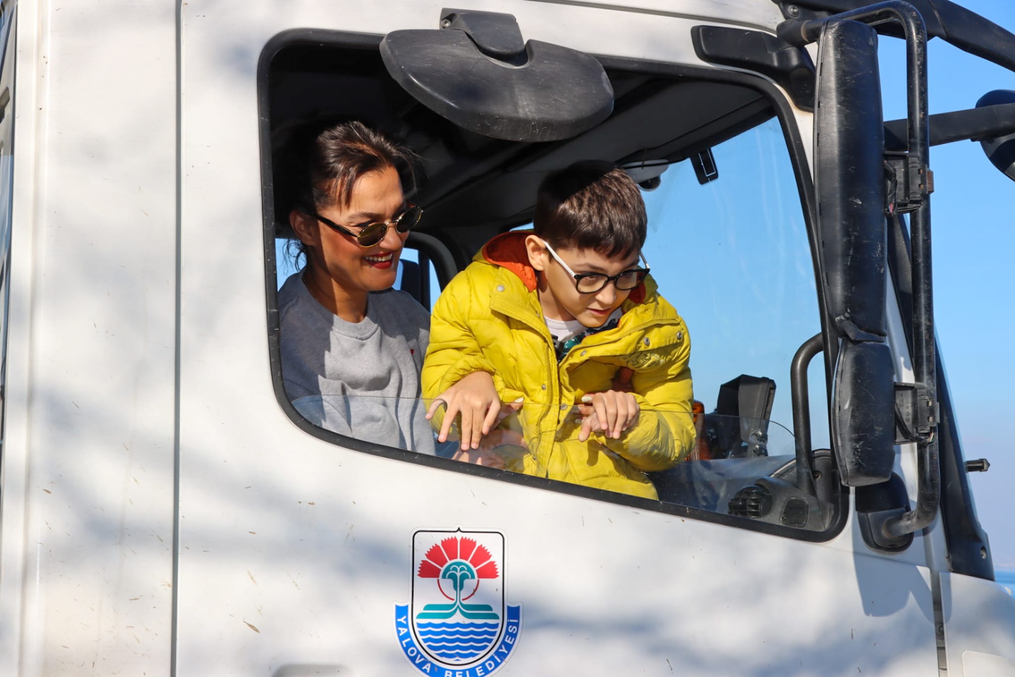 Çağan’ın Doğum Günü Hayali Gerçek Oldu: Yalova Belediyesi’nden Duygulandıran Sürpriz 4 Çağan’ın Doğum Günü Hayali Gerçek Oldu: Yalova Belediyesi’nden Duygulandıran Sürpriz