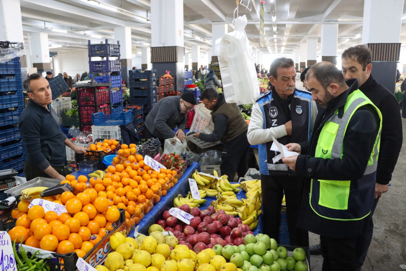 MERKEZ PAZARYERİ’NDE FATURA VE BELGE DENETİMİ 4 MERKEZ PAZARYERİ’NDE FATURA VE BELGE DENETİMİ