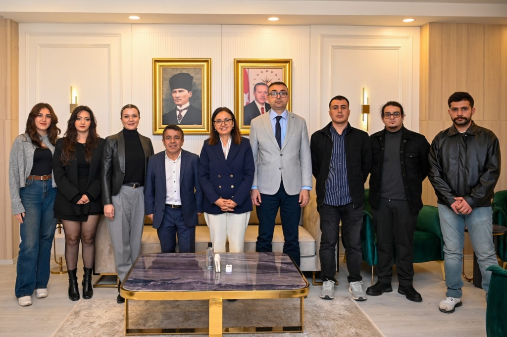 OLİMPİYAT ŞAMPİYONU HALİL MUTLU YALOVA’DA ÖĞRENCİLERLE BULUŞTU