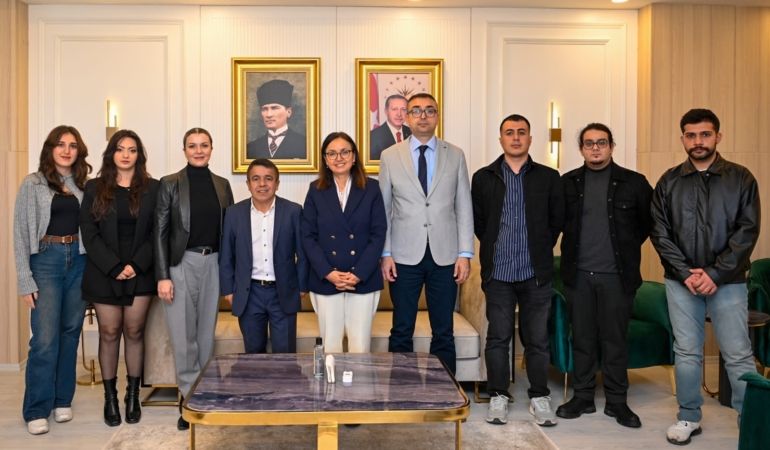 OLİMPİYAT ŞAMPİYONU HALİL MUTLU YALOVA’DA ÖĞRENCİLERLE BULUŞTU