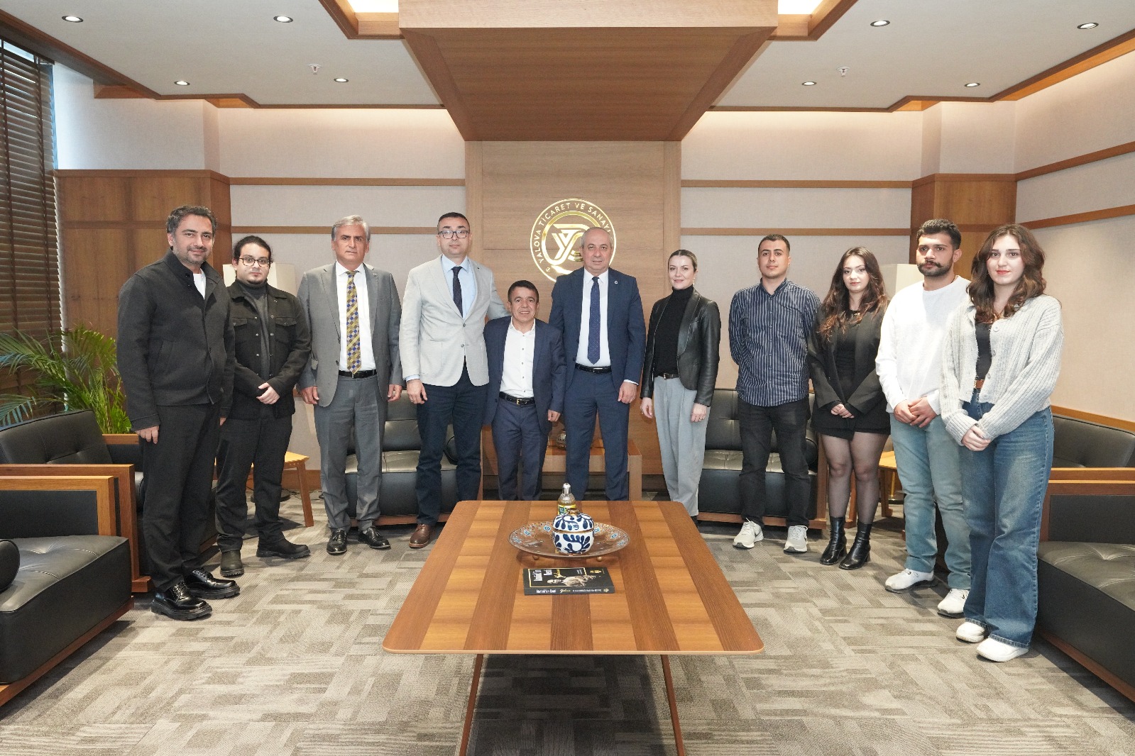 OLİMPİYAT ŞAMPİYONU HALİL MUTLU YALOVA’DA ÖĞRENCİLERLE BULUŞTU