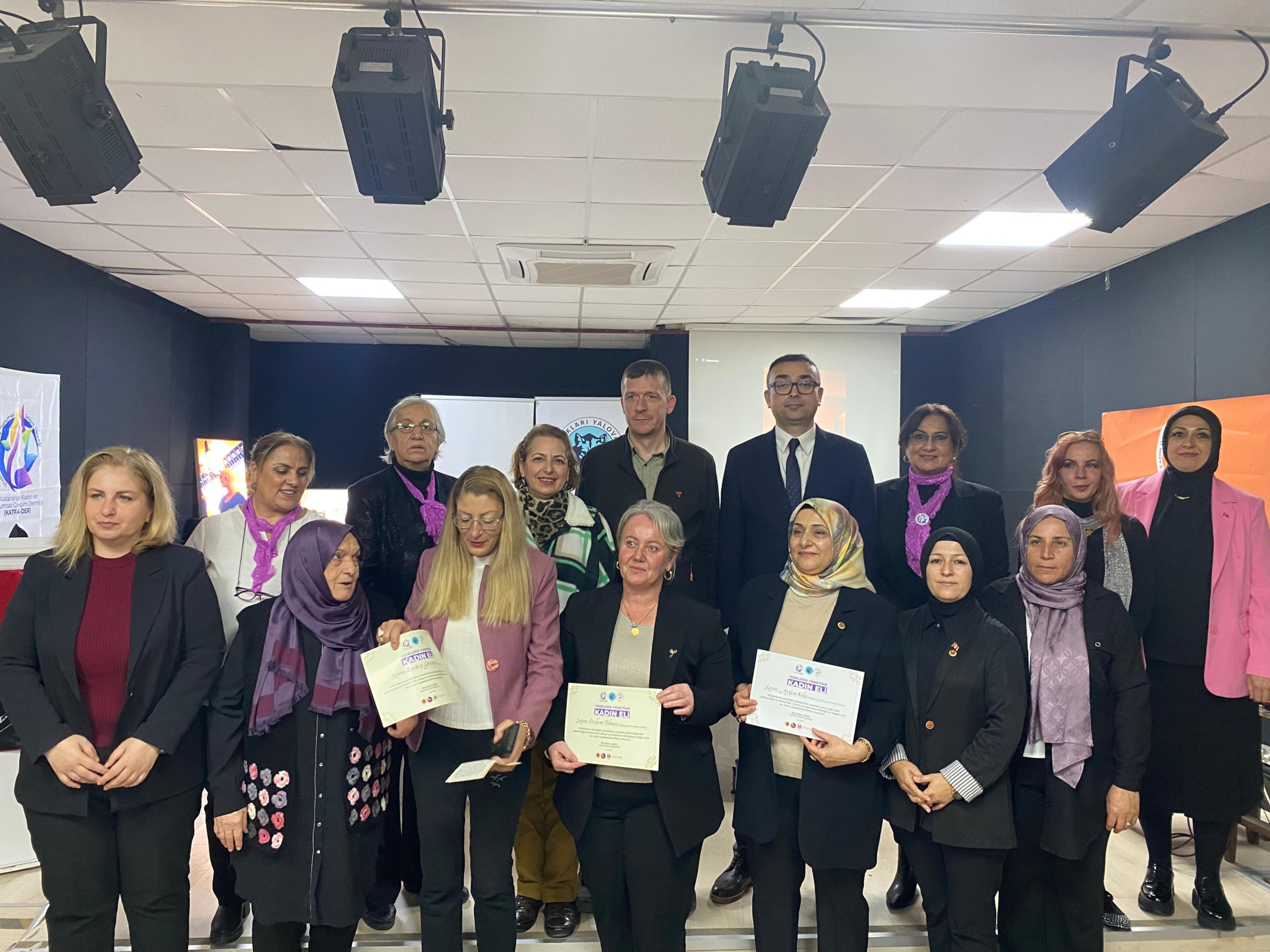 “Yerelden Yönetime Kadın Eli” Programında Kadın Liderler Yalova’da Buluştu 5 “Yerelden Yönetime Kadın Eli” Programında Kadın Liderler Yalova’da Buluştu