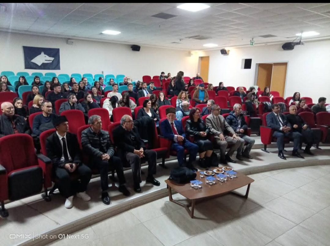 YALOVA ÜNİVERSİTESİ’NDE KIRIM AHALİ CUMHURİYETİ’NİN 108. YILI ANILDI 5 YALOVA ÜNİVERSİTESİ’NDE KIRIM AHALİ CUMHURİYETİ’NİN 108. YILI ANILDI