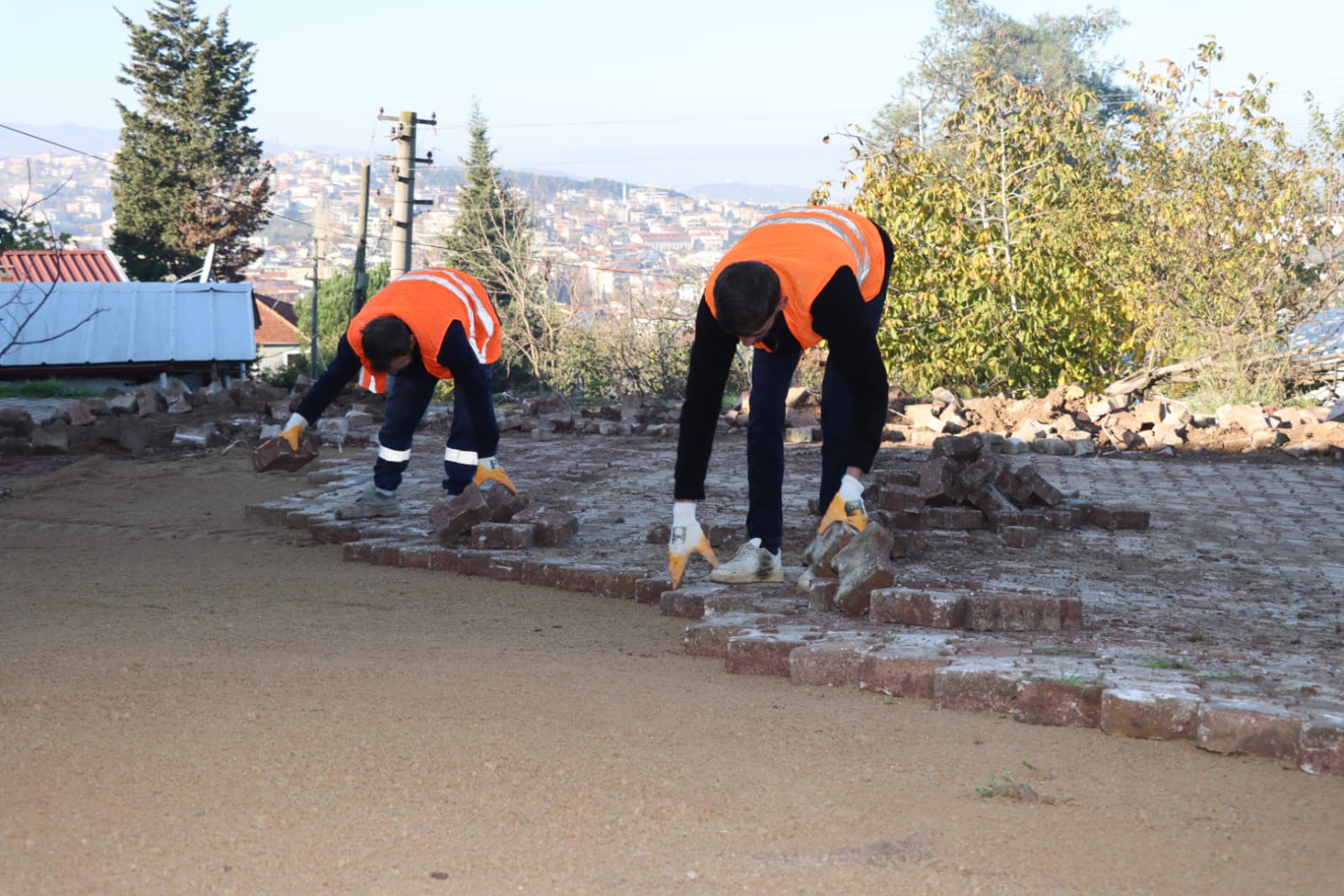 PARKE BAKIM ONARIM ÇALIŞMALARI DEVAM EDİYOR 5 PARKE BAKIM ONARIM ÇALIŞMALARI DEVAM EDİYOR