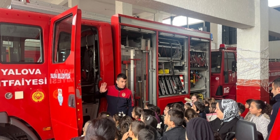 YALOVA İTFAİYESİ'NDEN MİNİK ÖĞRENCİLERE YANGIN EĞİTİMİ