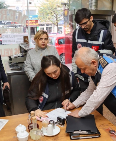 ZABITA EKİPLERİNDEN MARKET VE RESTORANLARA SIKI DENETİM