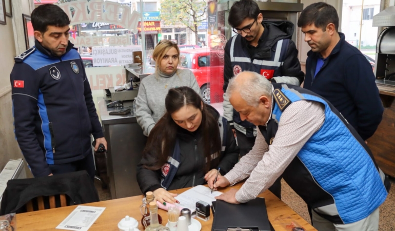 ZABITA EKİPLERİNDEN MARKET VE RESTORANLARA SIKI DENETİM