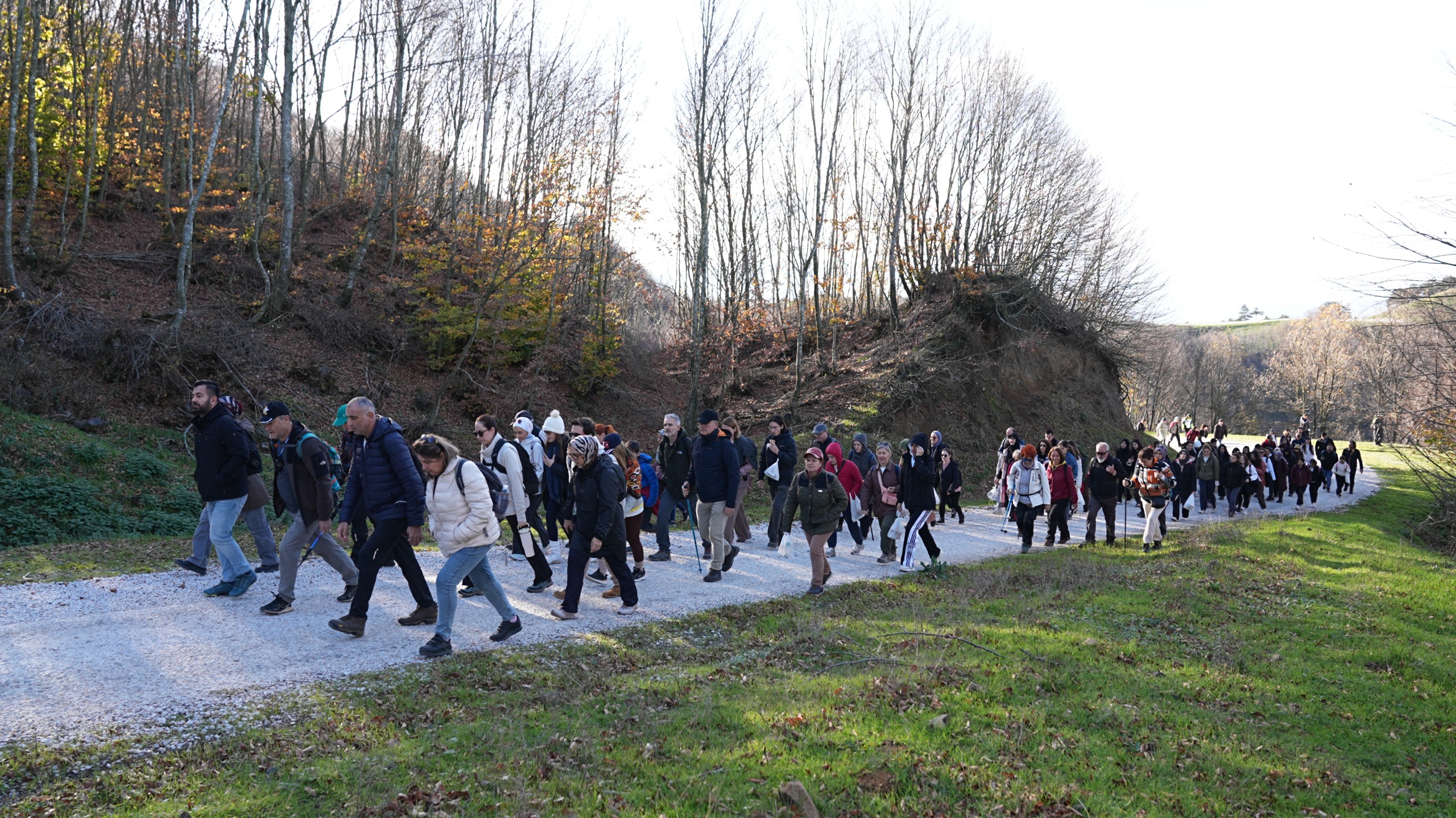 DOĞA YÜRÜYÜŞÜ DOĞA TUTKUNLARINI BULUŞTURDU  