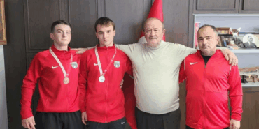 Esenköy’ün Gururu Genç Sporcular Başkan Mehmet Temel’i Ziyaret Etti