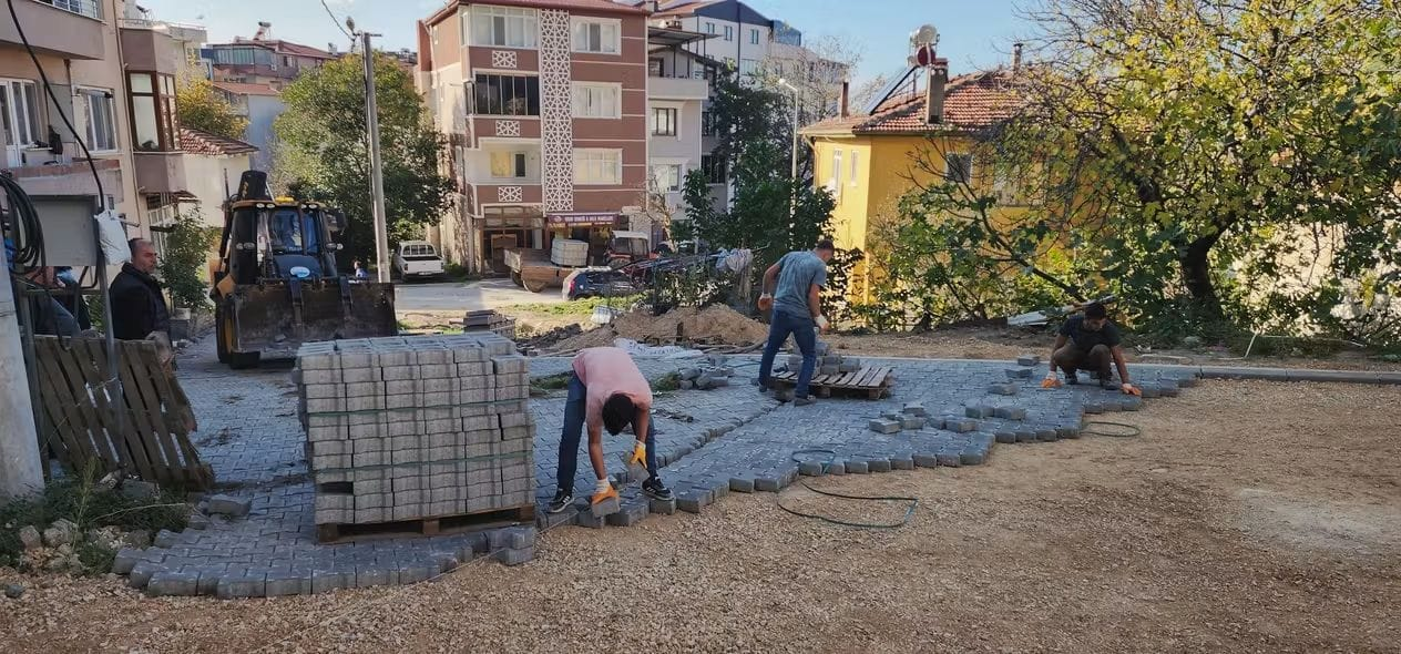Liman Mahallesi Çimen Sokak’ta Parke Seferberliği: Esenköy Belediyesi Çalışmaları Hızlandırdı 5 Liman Mahallesi Çimen Sokak’ta Parke Seferberliği: Esenköy Belediyesi Çalışmaları Hızlandırdı