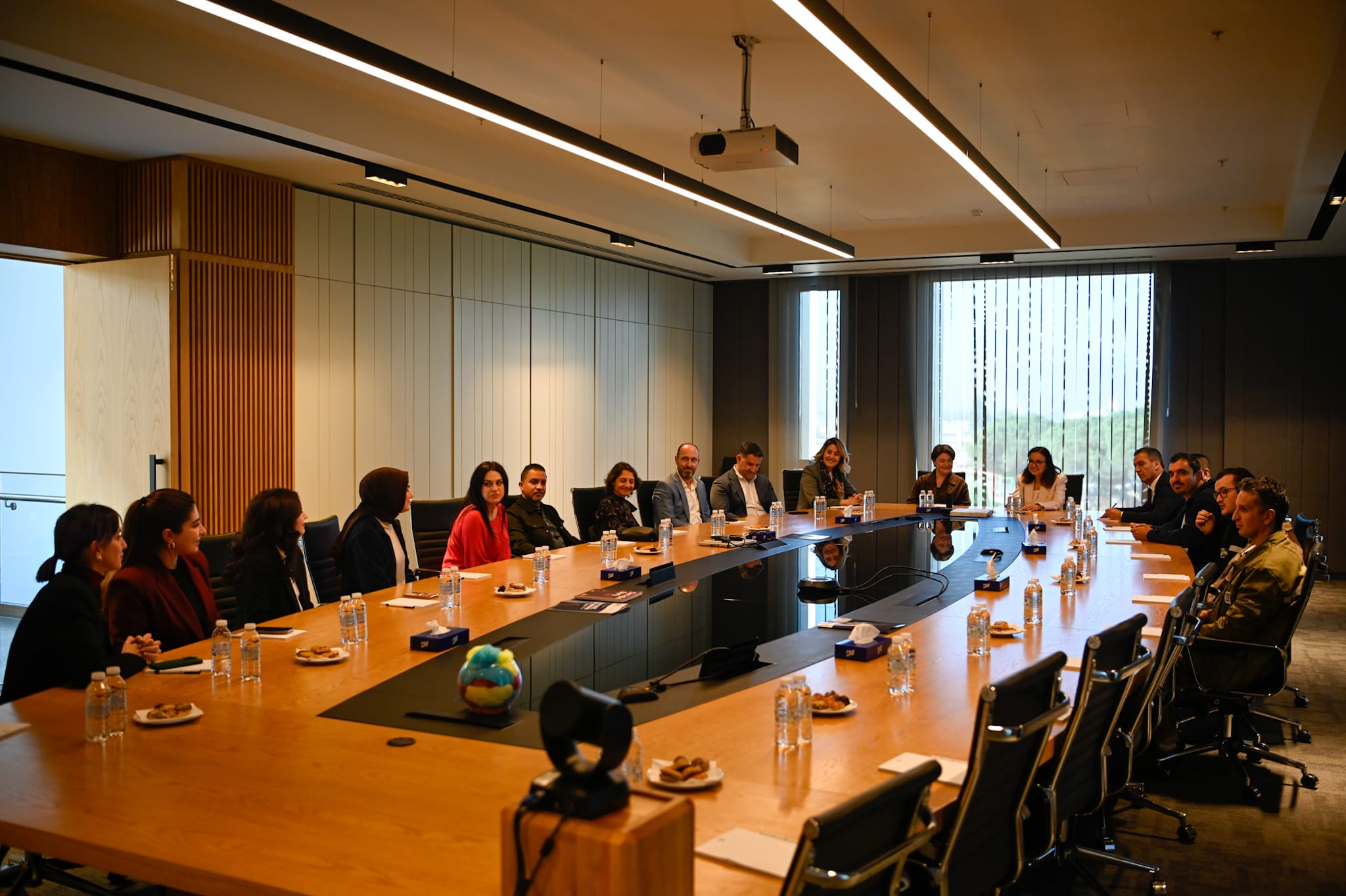 ENGELLİ DOSTU İŞYERLERİNE TEŞEKKÜR ZİYARETİ: VALİ KAYA’DAN İSTİHDAMDA DUYARLI İŞLETMELERE ÖDÜL 4 ENGELLİ DOSTU İŞYERLERİNE TEŞEKKÜR ZİYARETİ: VALİ KAYA’DAN İSTİHDAMDA DUYARLI İŞLETMELERE ÖDÜL