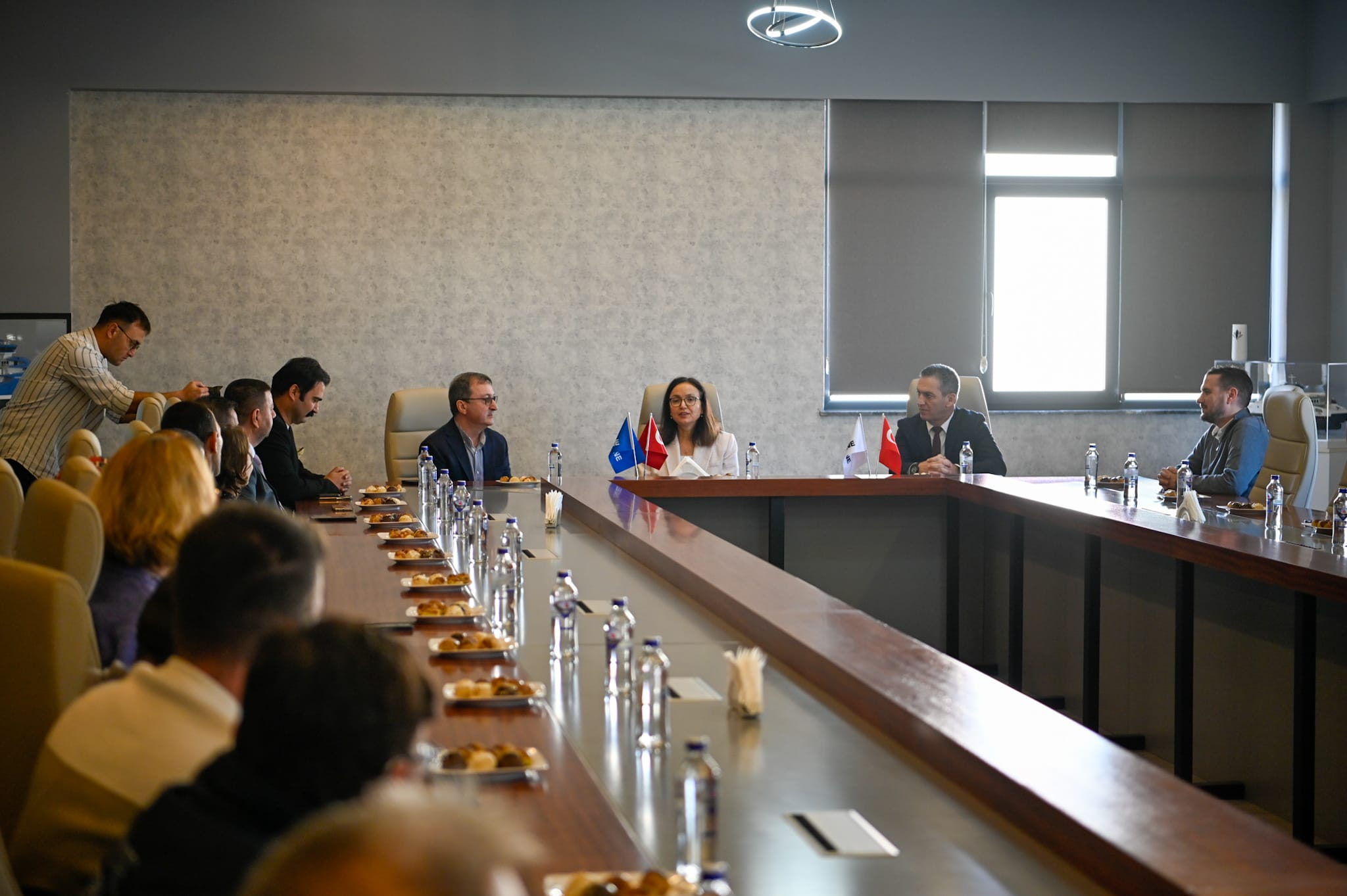 ENGELLİ DOSTU İŞYERLERİNE TEŞEKKÜR ZİYARETİ: VALİ KAYA’DAN İSTİHDAMDA DUYARLI İŞLETMELERE ÖDÜL 7 ENGELLİ DOSTU İŞYERLERİNE TEŞEKKÜR ZİYARETİ: VALİ KAYA’DAN İSTİHDAMDA DUYARLI İŞLETMELERE ÖDÜL