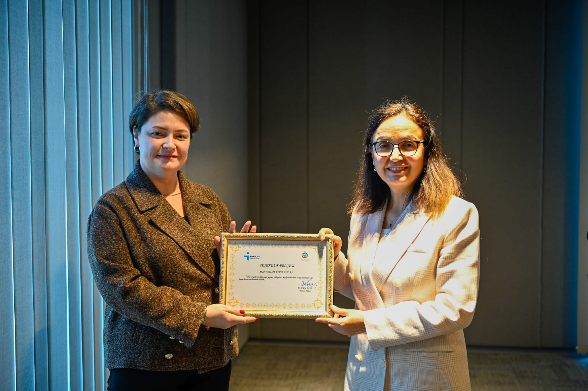 ENGELLİ DOSTU İŞYERLERİNE TEŞEKKÜR ZİYARETİ: VALİ KAYA’DAN İSTİHDAMDA DUYARLI İŞLETMELERE ÖDÜL 5 ENGELLİ DOSTU İŞYERLERİNE TEŞEKKÜR ZİYARETİ: VALİ KAYA’DAN İSTİHDAMDA DUYARLI İŞLETMELERE ÖDÜL