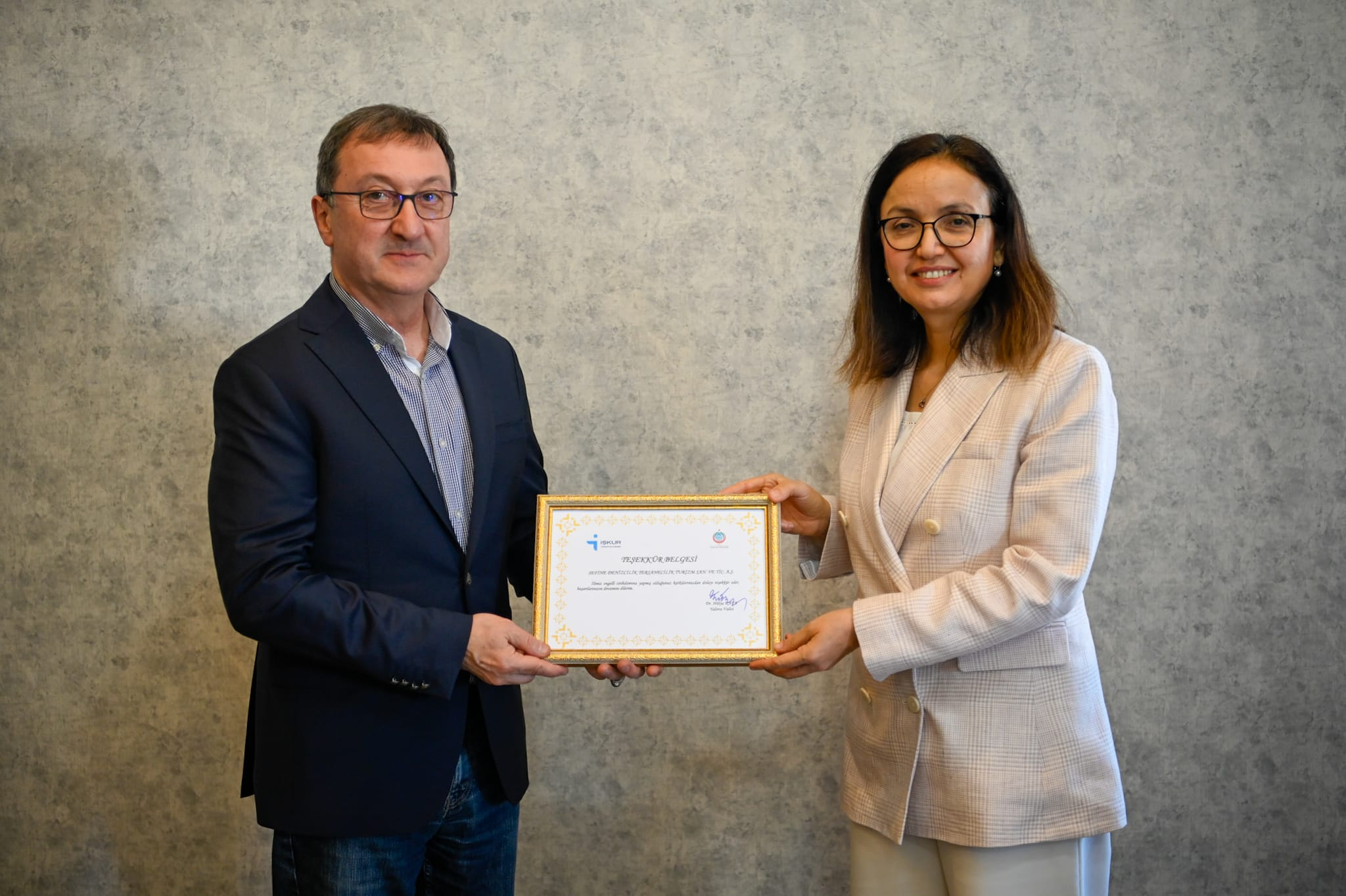 ENGELLİ DOSTU İŞYERLERİNE TEŞEKKÜR ZİYARETİ: VALİ KAYA’DAN İSTİHDAMDA DUYARLI İŞLETMELERE ÖDÜL 8 ENGELLİ DOSTU İŞYERLERİNE TEŞEKKÜR ZİYARETİ: VALİ KAYA’DAN İSTİHDAMDA DUYARLI İŞLETMELERE ÖDÜL